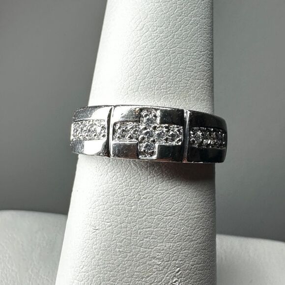 Stunning solid sterling silver ring with cz diamonds, size 5.5! - Picture 1 of 11